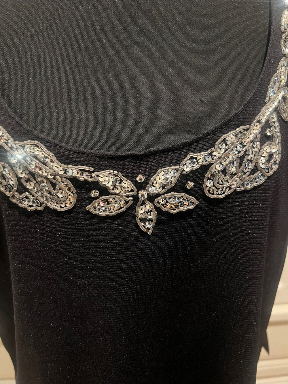 NY Collection Black Short-Sleeve Scoop Neck Blouse with Silver Embellishment - Picture 4 of 6